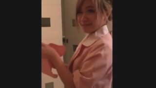 駅前でナンパされたエロギャルをナースコスプレさせてスマホで撮影に成功