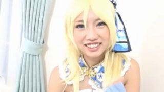 神ルックスのレイヤーが撮影だと偽り、薬を使ってオフパコ撮影をする。