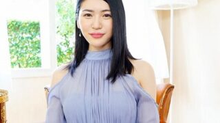外見は女優、実は獣的な性欲を持つ痴女が登場する。