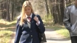 米国の金髪JKが強制的にレイプされるシーン