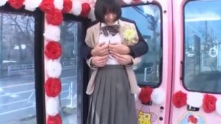 卒業直後のJKがMM便で卒業SEXを狙う