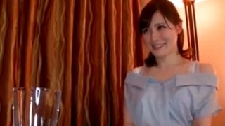 ハーフ顔の色白人妻が久々に登場、2度目の不倫AVで他人棒を求めて挑む。