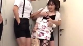 インテリ教育ママが息子に逆襲される