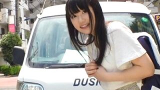 見た目は純真無垢な18歳の天使だが、公園・ベランダ・漫画喫茶で経験豊かなドスケベ女子と即パコに成功。