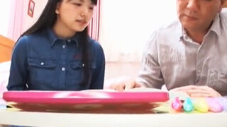 オヤジ家庭教師がロリ生徒に保健体育で中出し指導