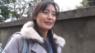 自ら応募した淫乱熟女妻を撮影・ハメ撮り