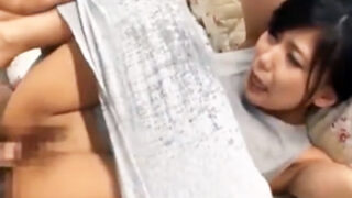 無料マッサで騙された美人ママが、過激な施術とピストンで潮吹きアクメに。