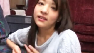 逆ナンされたパイパン娘が遅漏の男性に中出しされる