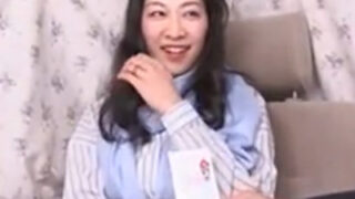 セレブ妻が謝礼金で中出しを許す