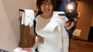 ナンパした爆乳JDをホテルでハメ撮りしたイチャイチャの映像
