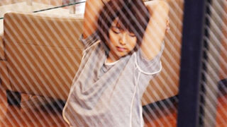 隣人の美女が窓越しに無防備に姿を見せ、毎日勃起する。