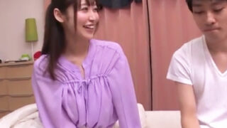 巨乳お姉さんが未開発な草食男子を可愛がって男にしてしまう