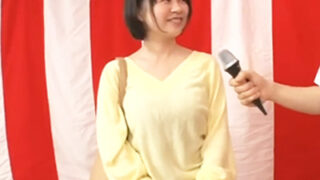 クリに当たる罰ゲームでショートカット巨乳娘を犯す