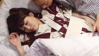 可愛い部下OLの睡息に興奮が抑えられない