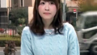 真面目な女子アナ志望JDが原稿を読んでいる最中に弾丸ピストンが発射される。