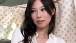 スレンダー新婚妻をナンパし中出し寝取り