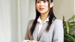 出張先で新人OLと同室、我慢できず服越しに挿入し顔射