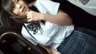 満員バスで発育の良いJKの胸を揉み、辱めながらレイプ。