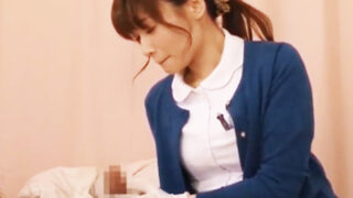 入院患者の過大勃起ペニスに発情したナースが精液を搾り取る