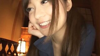 美人お姉さんが和室で中出しハメ撮りを堪能