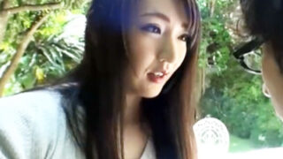 痴女妻が庭で着衣露出しながら近所の少年と行為