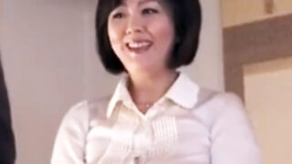 義母を強引に押し倒す禁断のセックス