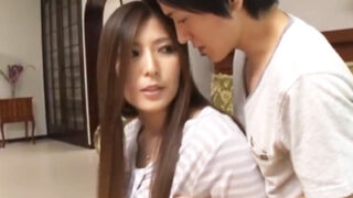 義理の息子と美人母の過激なベロキス・種付け母子交尾