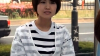 ショートカット美女がオイルマッサージで性欲が高まり浮気する