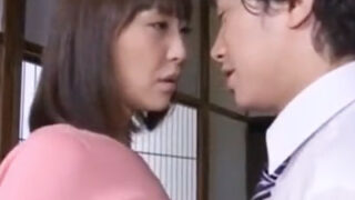 巨乳の熟女が子宮口を打ち砕くような激しいピストンで堕ちる