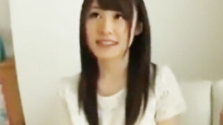 美少女を騙してナンパし、全裸にさせてハメ撮り性交。