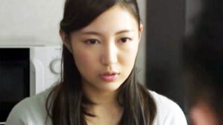 義父に犯され虜となり、近親交尾を自ら求める美人妻