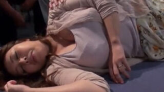 巨乳熟女妻が輪姦で屈辱の強制イキ