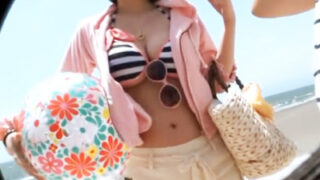 ビーチでゲットした水着美女にオイルマッサージでセクハラし、無断射精。