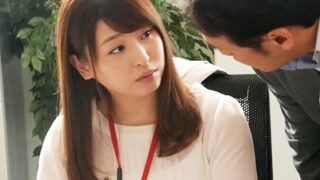 美人OLがセックスレスで上司とオフィス不倫。