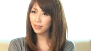 欲求不満の美人ママが息子と禁断の関係に陥る。