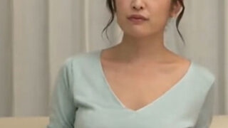 感度が高く淫乱な妻が相性抜群のパートナーと本気の連続イキ。