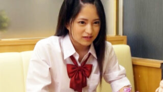 修学旅行の相部屋JKを看病させられ、禁断の射精が起こる。