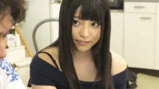 隣の部屋のエッチな声で発情した友達男女