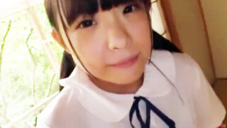 小さなロリ少女が未知のおじさんの欲望を背負う。