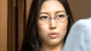 美人妻が病弱な旦那のせいで義父と禁断の関係に陥る。