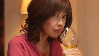 母の友人に誘われた禁断の関係