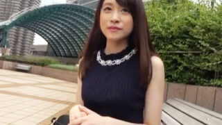 清楚系変態OLが貪欲に求め、ハメ撮りされる。