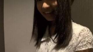 美少女JKが有名リフレ店で裏オプ奉仕、ザーメンが漏れる