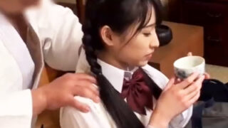 柔道部顧問の覚醒剤入りお茶での中出しレイプ