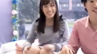 大学生の友達男女がMM号内で発情し、一線を越える