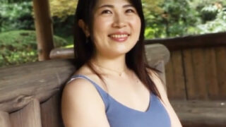 子持ちアラフォー妻が夫の不知に不倫旅行でハメ撮り。