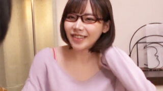 民泊で可愛くエロい美少女に逆レイプされ、一晩中ヤリまくる