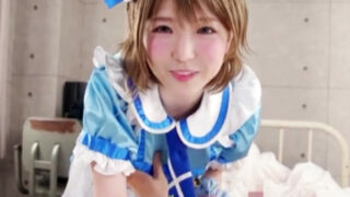 美少女レイヤーがピンクのツルマンを堪能するコスプレ撮影