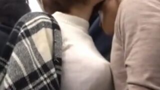 自ら巨乳で車内セックスする逆痴漢お姉さん
