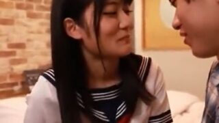 イケメンに抱かれ、いつも以上の快感で絶頂する清楚系美少女。